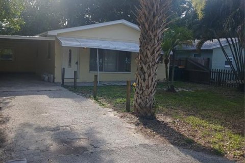 House in Saint Petersburg, Florida 3 bedrooms, 125.79 sq.m. № 2095575 - photo 2
