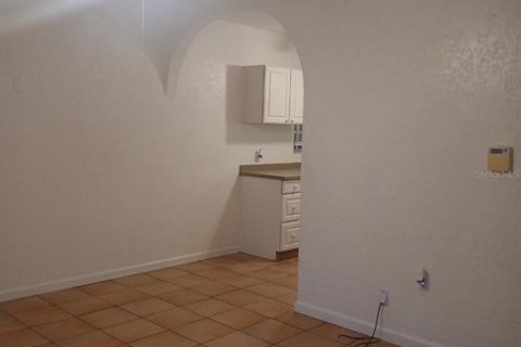 House in Saint Petersburg, Florida 3 bedrooms, 125.79 sq.m. № 2095575 - photo 11