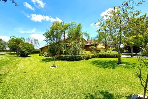 House in Seffner, Florida 5 bedrooms, 268.67 sq.m. № 1737235 - photo 27