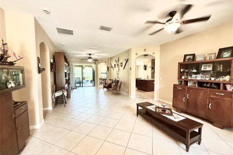 House in Seffner, Florida 5 bedrooms, 268.67 sq.m. № 1737235 - photo 3