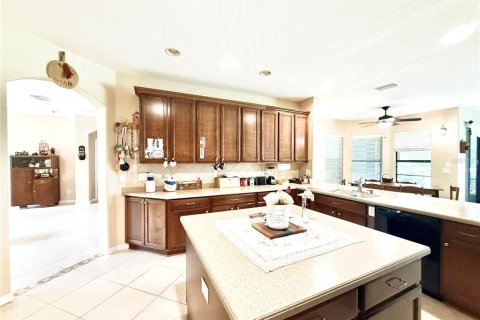 House in Seffner, Florida 5 bedrooms, 268.67 sq.m. № 1737235 - photo 6