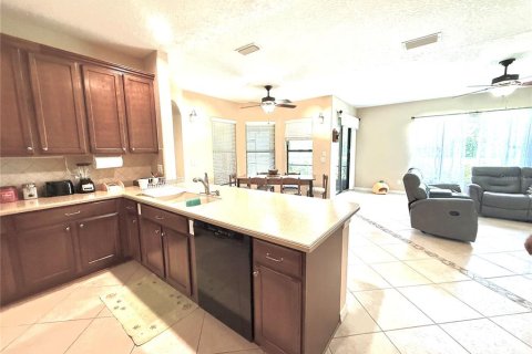 House in Seffner, Florida 5 bedrooms, 268.67 sq.m. № 1737235 - photo 7