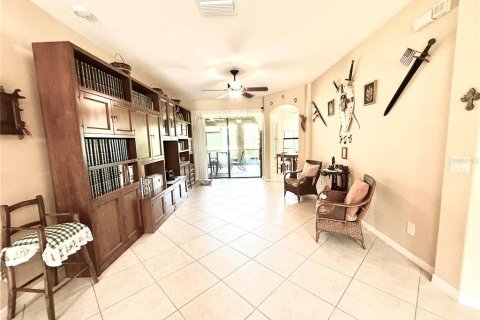House in Seffner, Florida 5 bedrooms, 268.67 sq.m. № 1737235 - photo 4