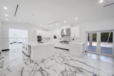 Купить виллу или дом в Саутвест-Ранчес, Флорида 5 спален, 358.05м2, № 1960274 - фото 12