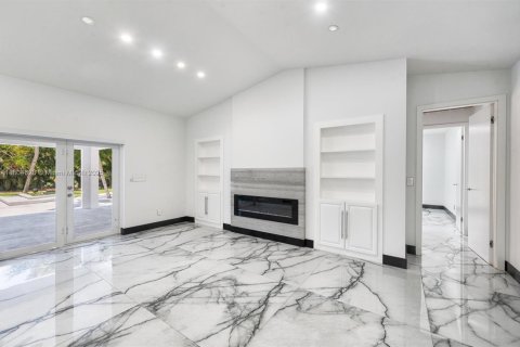 Купить виллу или дом в Саутвест-Ранчес, Флорида 5 спален, 358.05м2, № 1960274 - фото 28