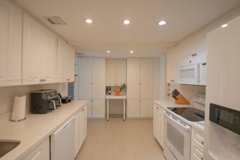 Copropriété à vendre à Key Biscayne, Floride: 2 chambres, 117.06 m2 № 1966782 - photo 6