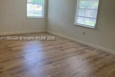 Снять в аренду виллу или дом в Дейви, Флорида 3 спальни, 145.48м2, № 1887723 - фото 8