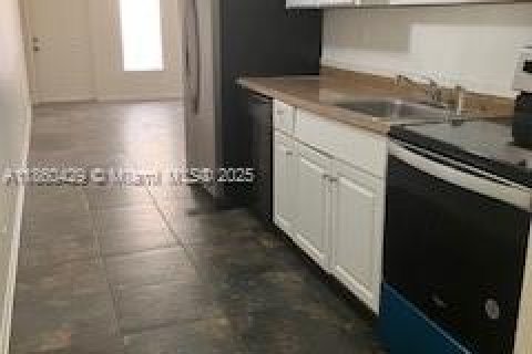 Снять в аренду виллу или дом в Дейви, Флорида 3 спальни, 145.48м2, № 1887723 - фото 11