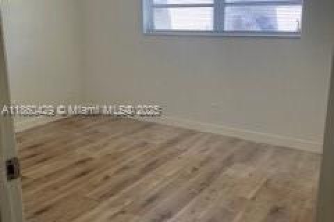 Снять в аренду виллу или дом в Дейви, Флорида 3 спальни, 145.48м2, № 1887723 - фото 20