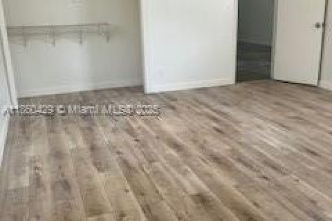 Снять в аренду виллу или дом в Дейви, Флорида 3 спальни, 145.48м2, № 1887723 - фото 13