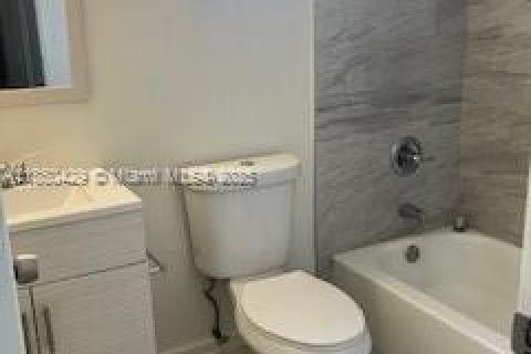 Снять в аренду виллу или дом в Дейви, Флорида 3 спальни, 145.48м2, № 1887723 - фото 12