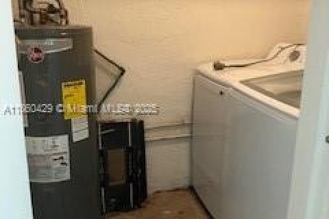 Снять в аренду виллу или дом в Дейви, Флорида 3 спальни, 145.48м2, № 1887723 - фото 22