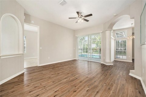 House in New Port Richey, Florida 4 bedrooms, 186.18 sq.m. № 1845172 - photo 5