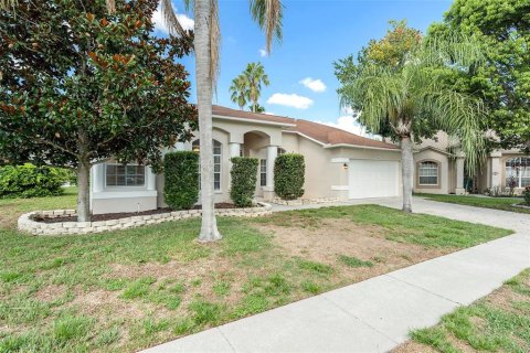 House in New Port Richey, Florida 4 bedrooms, 186.18 sq.m. № 1845172 - photo 3