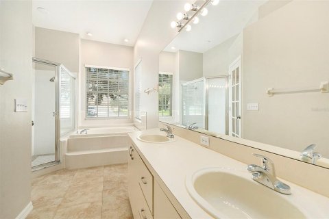 House in New Port Richey, Florida 4 bedrooms, 186.18 sq.m. № 1845172 - photo 23
