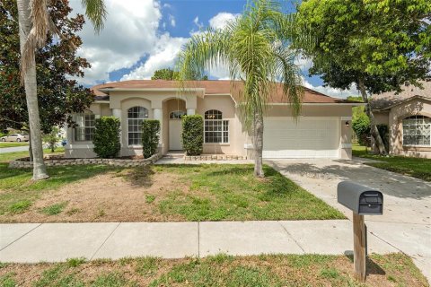 House in New Port Richey, Florida 4 bedrooms, 186.18 sq.m. № 1845172 - photo 1