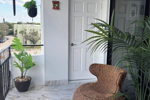 Copropriété à vendre à West Palm Beach, Floride: 2 chambres, 110.93 m2 № 2153229 - photo 19