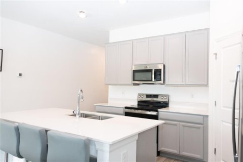 House in Haines City, Florida 3 bedrooms, 144.93 sq.m. № 1675513 - photo 4