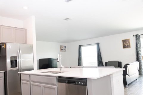 House in Haines City, Florida 3 bedrooms, 144.93 sq.m. № 1675513 - photo 12
