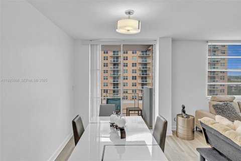 Купить кондоминиум в Халландейл-Бич, Флорида 1 спальня, 67.35м2, № 1984147 - фото 24