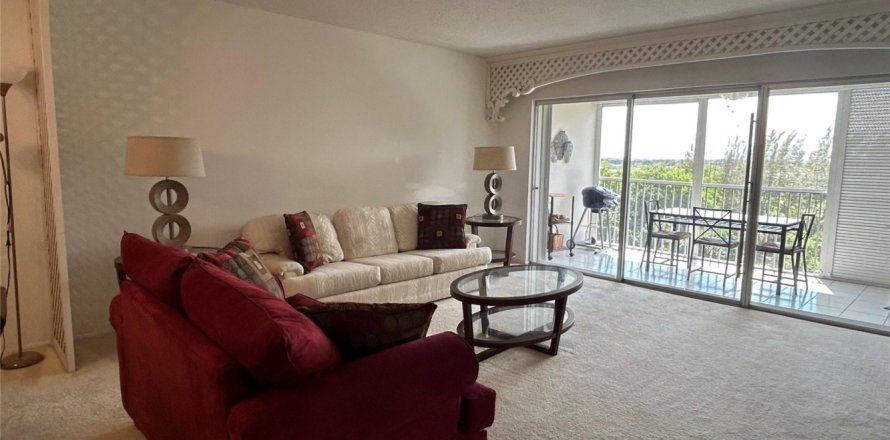 Condominio en Pompano Beach, Florida, 3 dormitorios № 1011848