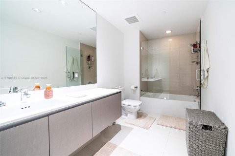 Copropriété à vendre à Aventura, Floride: 3 chambres, 243.78 m2 № 2063633 - photo 13