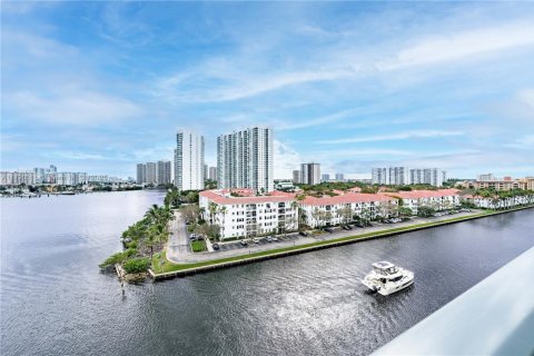 Copropriété à vendre à Aventura, Floride: 3 chambres, 243.78 m2 № 2063633 - photo 3