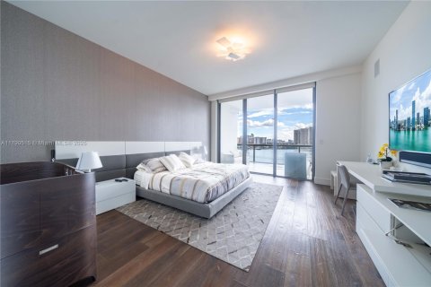 Copropriété à vendre à Aventura, Floride: 3 chambres, 243.78 m2 № 2063633 - photo 11