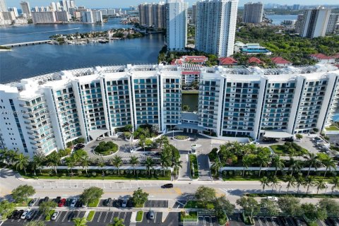 Copropriété à vendre à Aventura, Floride: 3 chambres, 243.78 m2 № 2063633 - photo 22