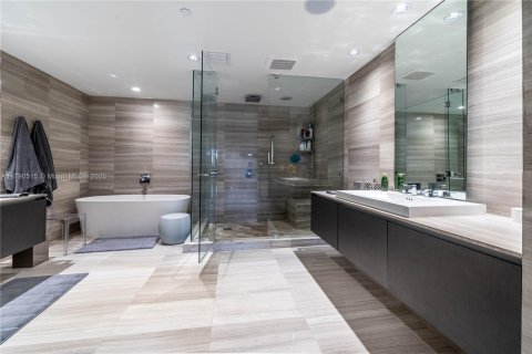 Copropriété à vendre à Aventura, Floride: 3 chambres, 243.78 m2 № 2063633 - photo 12