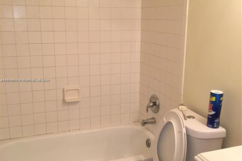 Condo in Miramar, Florida, 2 bedrooms  № 2037115 - photo 5