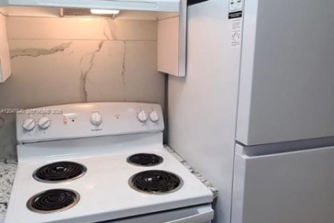Copropriété à louer à Miami, Floride: 2 chambres, 70.05 m2 № 2281114 - photo 5