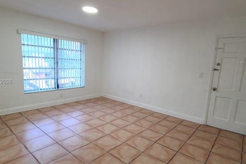 Copropriété à louer à Miami, Floride: 2 chambres, 70.05 m2 № 2281114 - photo 10