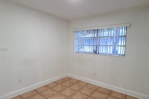 Copropriété à louer à Miami, Floride: 2 chambres, 70.05 m2 № 2281114 - photo 18