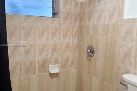 Copropriété à louer à Miami, Floride: 2 chambres, 70.05 m2 № 2281114 - photo 11