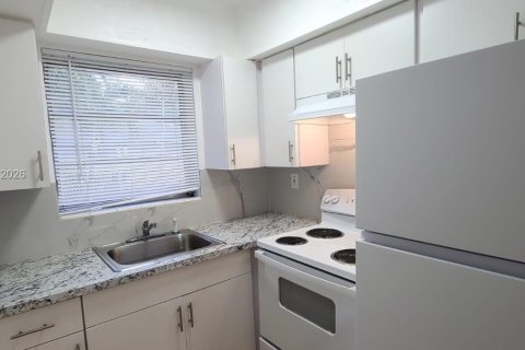 Copropriété à louer à Miami, Floride: 2 chambres, 70.05 m2 № 2281114 - photo 6