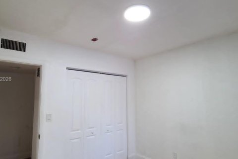 Copropriété à louer à Miami, Floride: 2 chambres, 70.05 m2 № 2281114 - photo 16