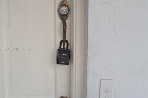 Copropriété à louer à Miami, Floride: 2 chambres, 70.05 m2 № 2281114 - photo 24