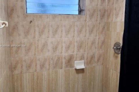 Copropriété à louer à Miami, Floride: 2 chambres, 70.05 m2 № 2281114 - photo 13
