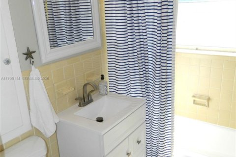 Condominio en alquiler en Fort Lauderdale, Florida, 1 dormitorio, 64.2 m2 № 2019406 - foto 15