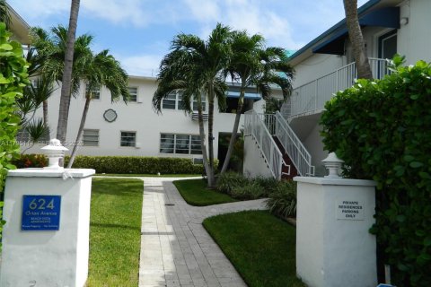 Condominio en alquiler en Fort Lauderdale, Florida, 1 dormitorio, 64.2 m2 № 2019406 - foto 16