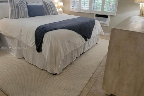 Condominio en Fort Lauderdale, Florida, 1 dormitorio  № 2019406