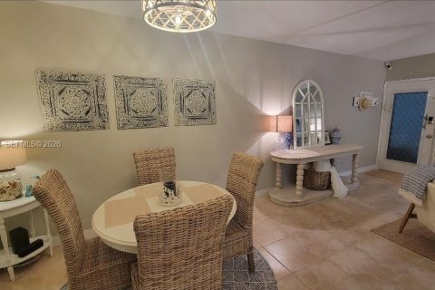 Condominio en alquiler en Fort Lauderdale, Florida, 1 dormitorio, 64.2 m2 № 2019406 - foto 2