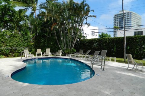 Condominio en alquiler en Fort Lauderdale, Florida, 1 dormitorio, 64.2 m2 № 2019406 - foto 20
