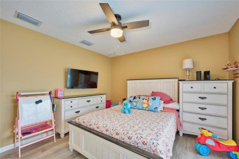 House in Spring Hill, Florida 4 bedrooms, 199.18 sq.m. № 1608112 - photo 28