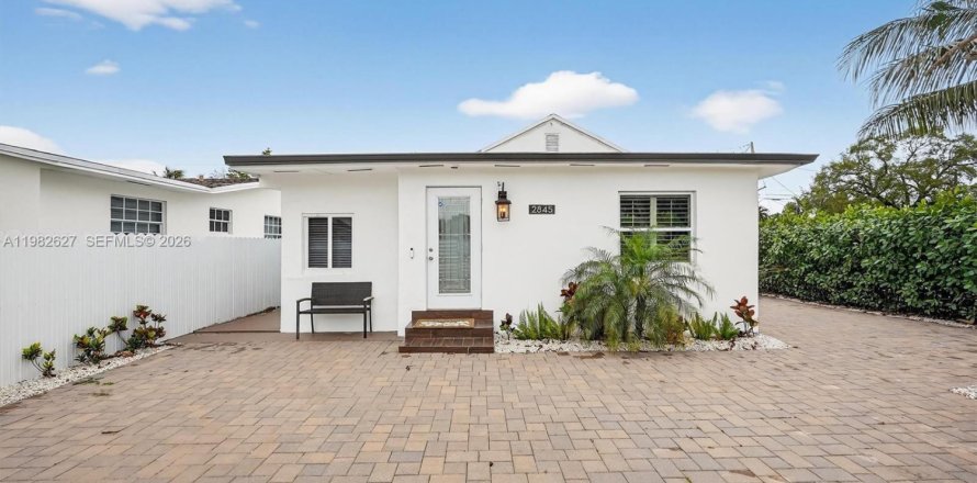 Дом в Майами, Флорида 3 спальни, 116.13м2 № 2047941