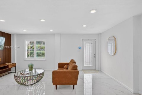 Купить виллу или дом в Майами, Флорида 3 спальни, 116.13м2, № 2047941 - фото 7