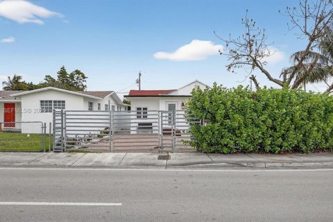 Купить виллу или дом в Майами, Флорида 3 спальни, 116.13м2, № 2047941 - фото 4