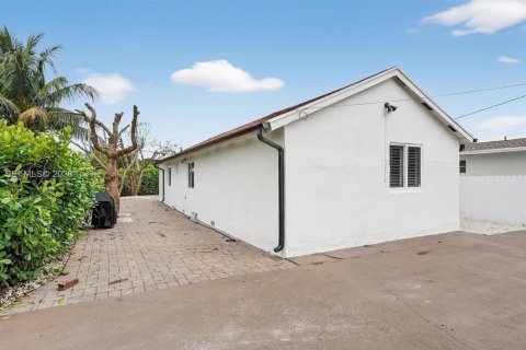 Купить виллу или дом в Майами, Флорида 3 спальни, 116.13м2, № 2047941 - фото 24