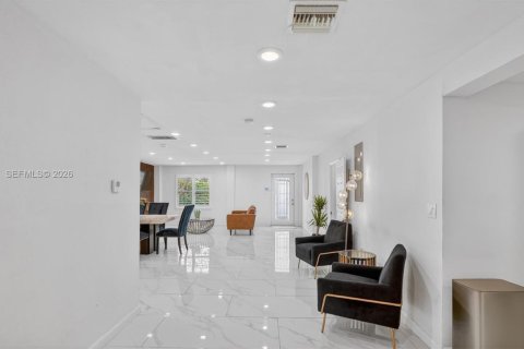 Купить виллу или дом в Майами, Флорида 3 спальни, 116.13м2, № 2047941 - фото 11